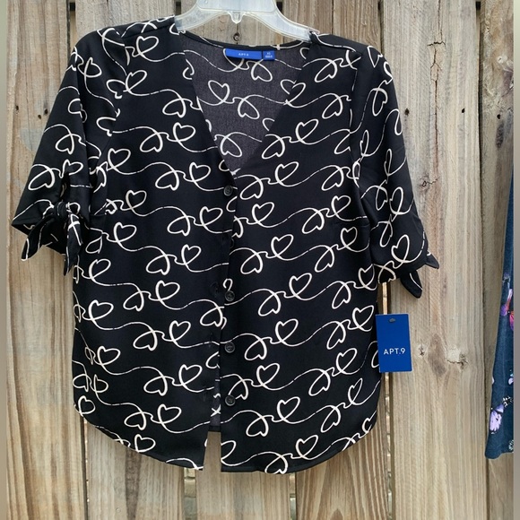 ap9 Tops - Black blouse with cursive hearts